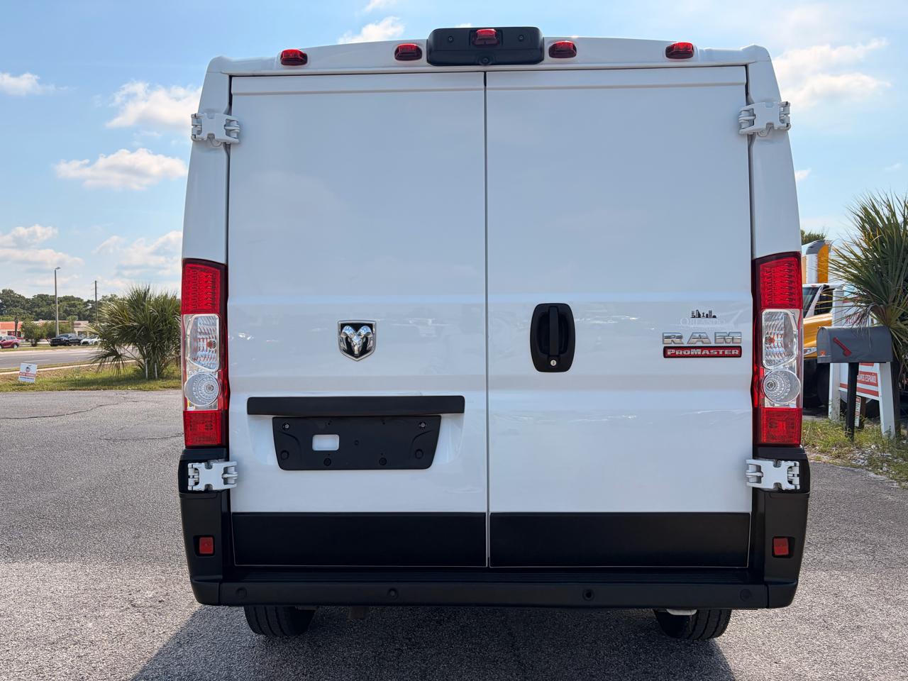 RAM Promaster 1500 Low Roof Tradesman 136-in. WB 2019