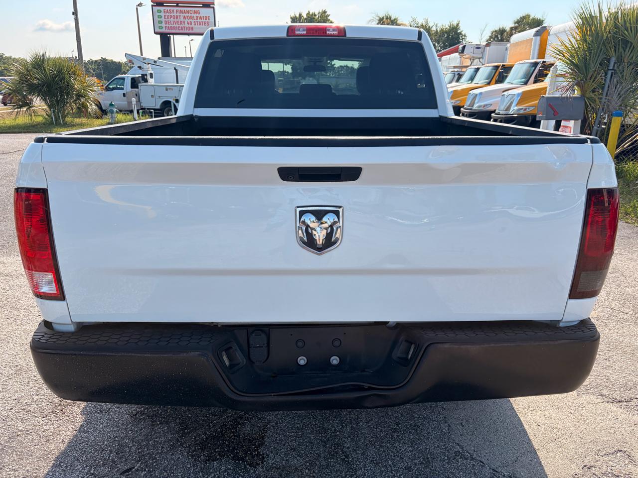 RAM 1500 Classic Tradesman Crew Cab SWB 2WD 2021
