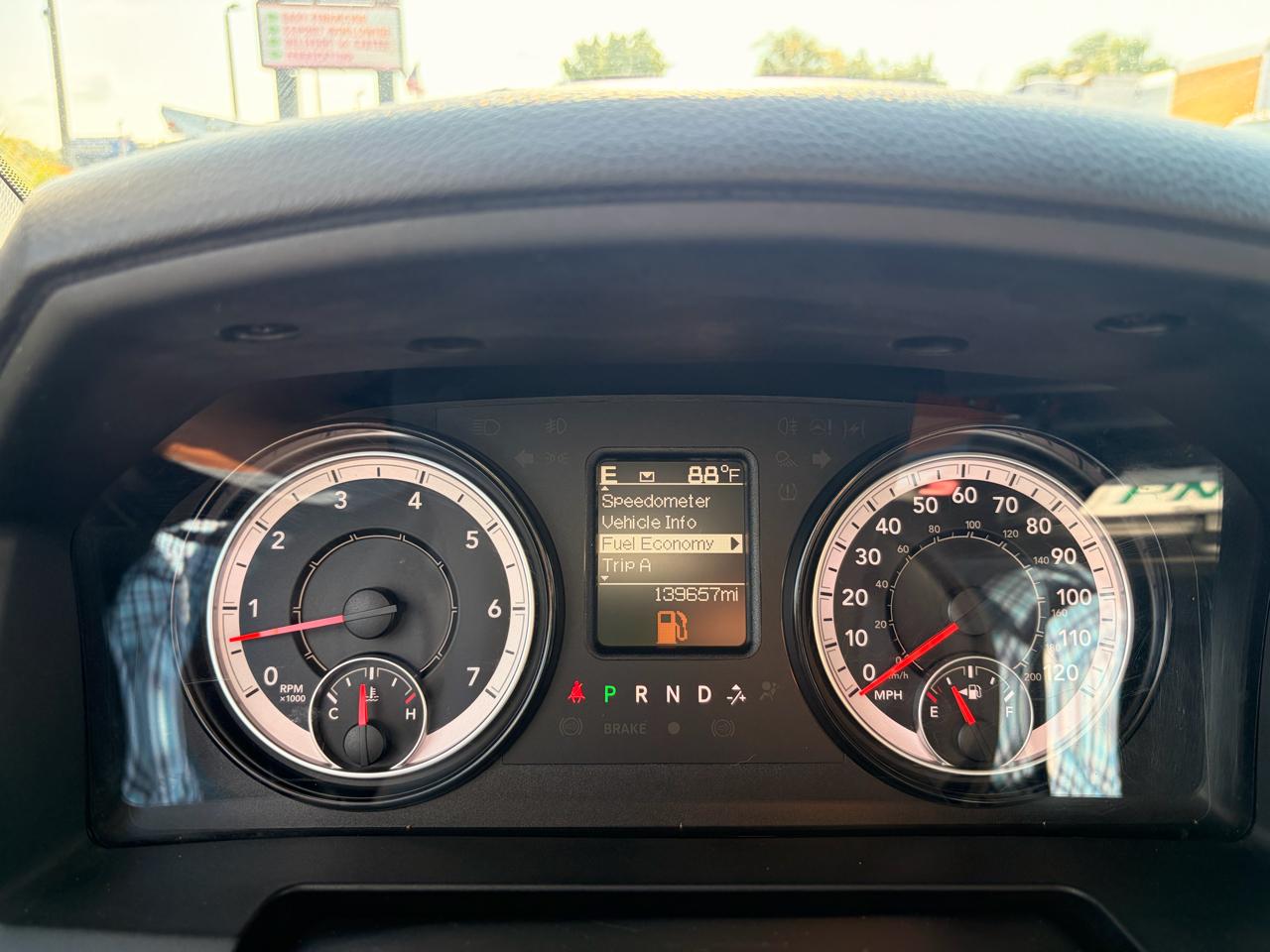 RAM 1500 Classic Tradesman Crew Cab SWB 2WD 2021