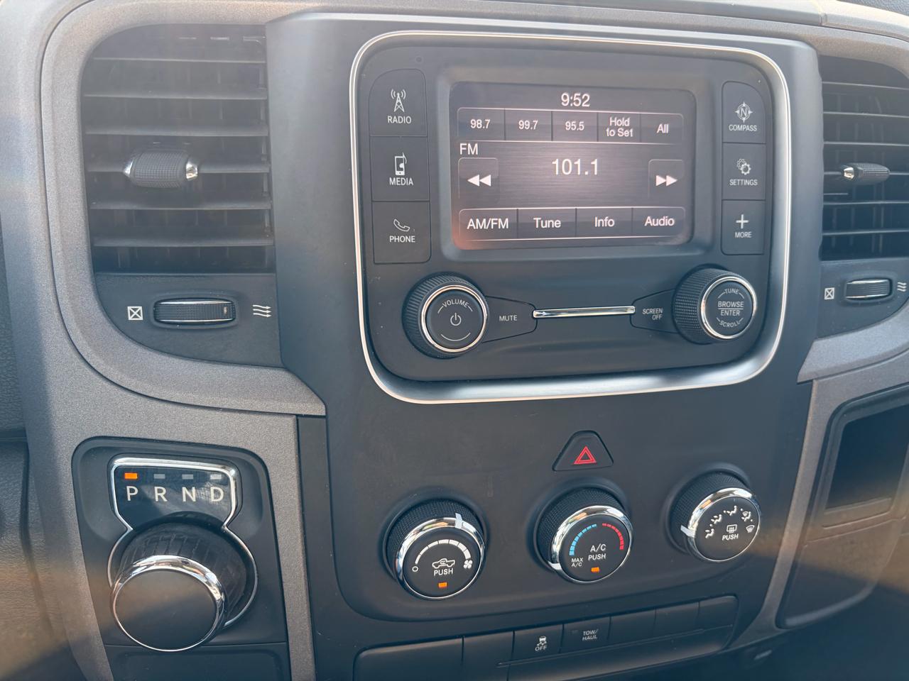 RAM 1500 Classic Tradesman Crew Cab SWB 2WD 2021