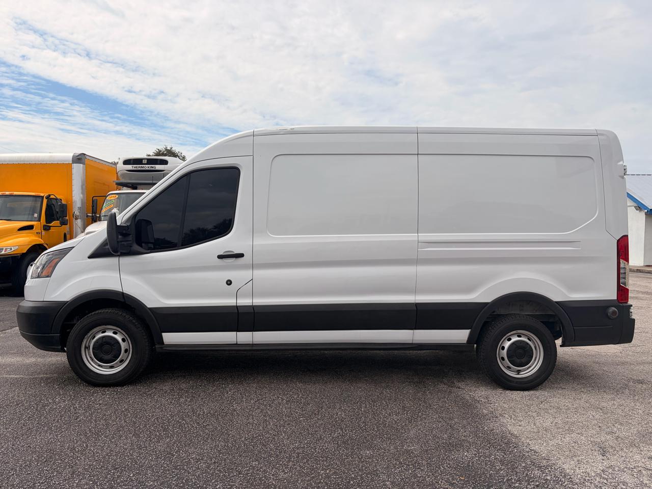 Ford Transit 350 Van Med. Roof w/Sliding Pass. 148-in. WB 2019