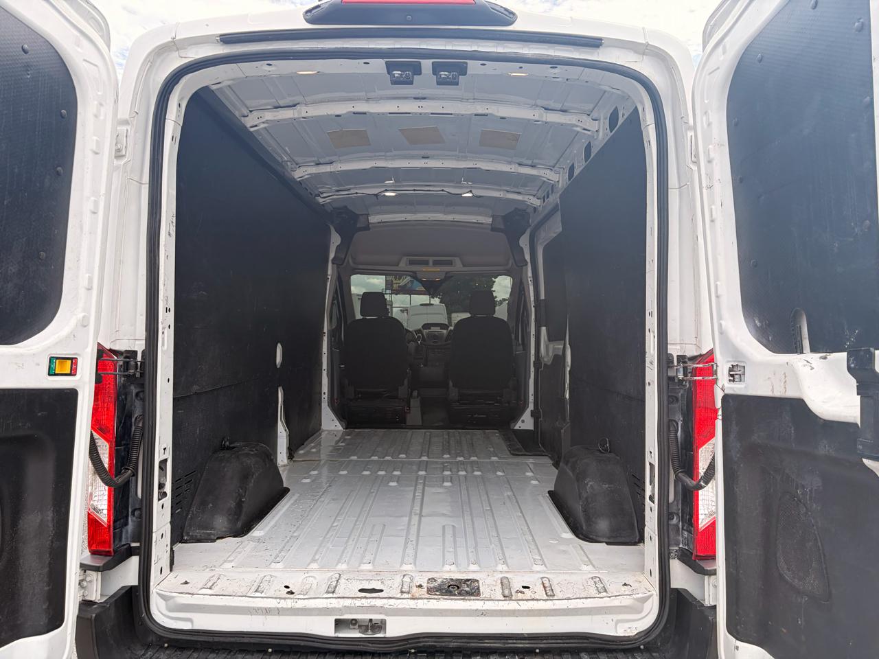 Ford Transit 350 Van Med. Roof w/Sliding Pass. 148-in. WB 2019