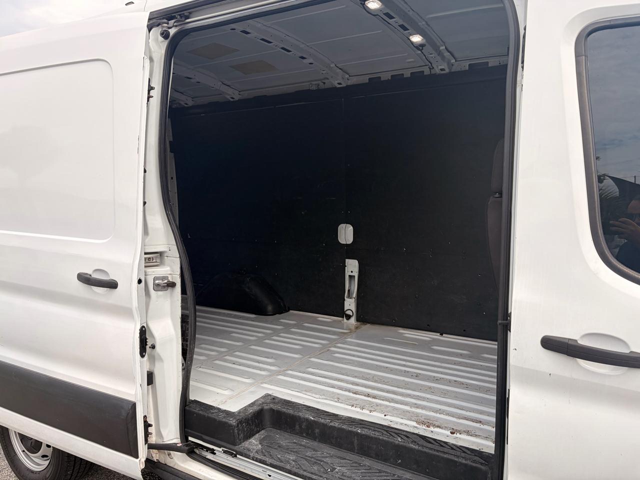 Ford Transit 350 Van Med. Roof w/Sliding Pass. 148-in. WB 2019