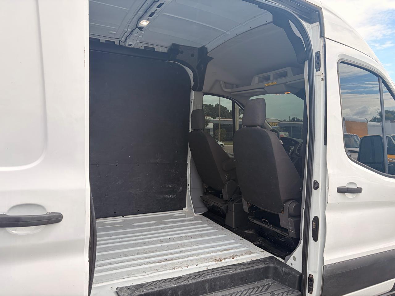 Ford Transit 350 Van Med. Roof w/Sliding Pass. 148-in. WB 2019