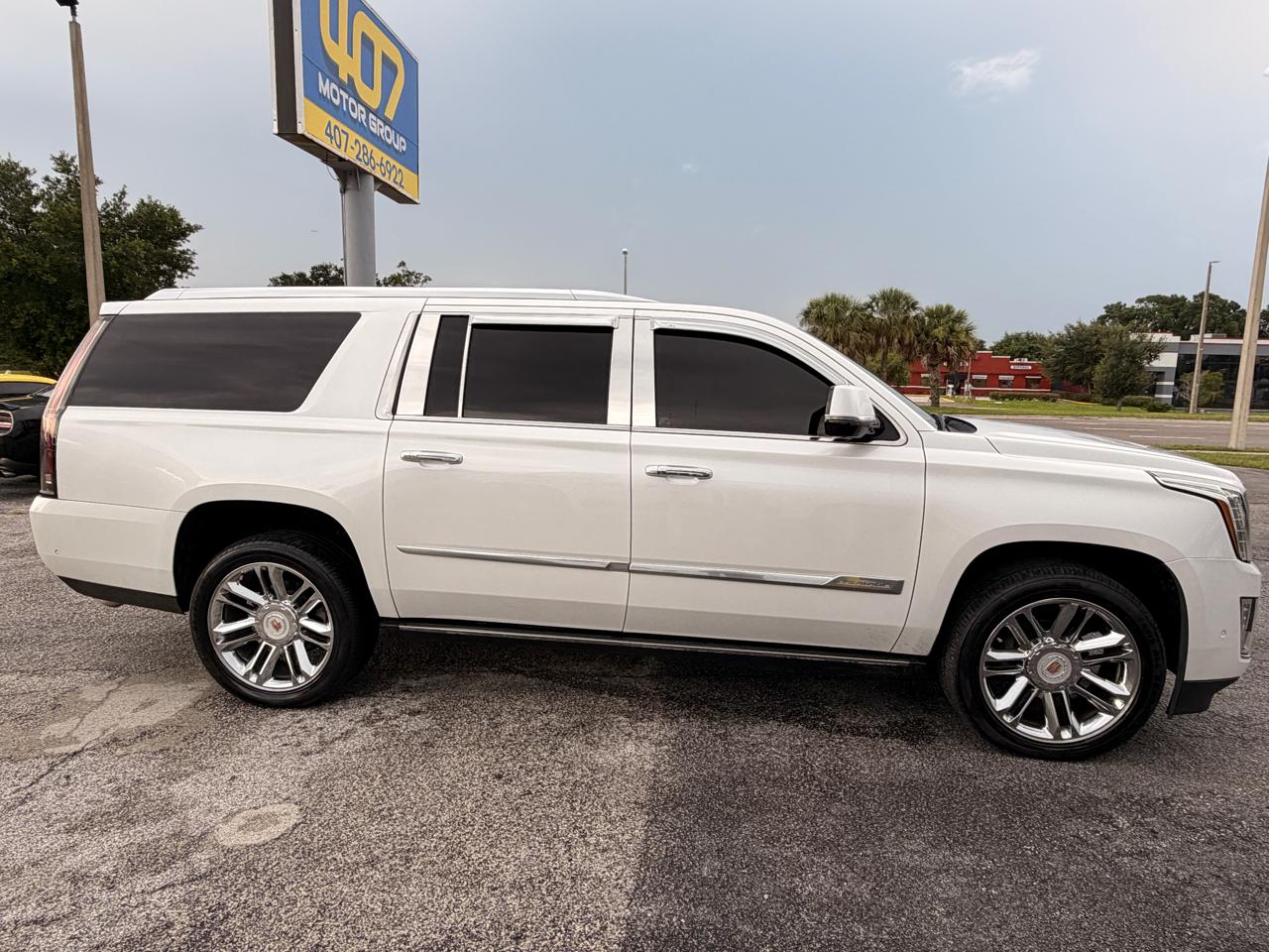 Cadillac Escalade ESV Platinum 4WD 2017