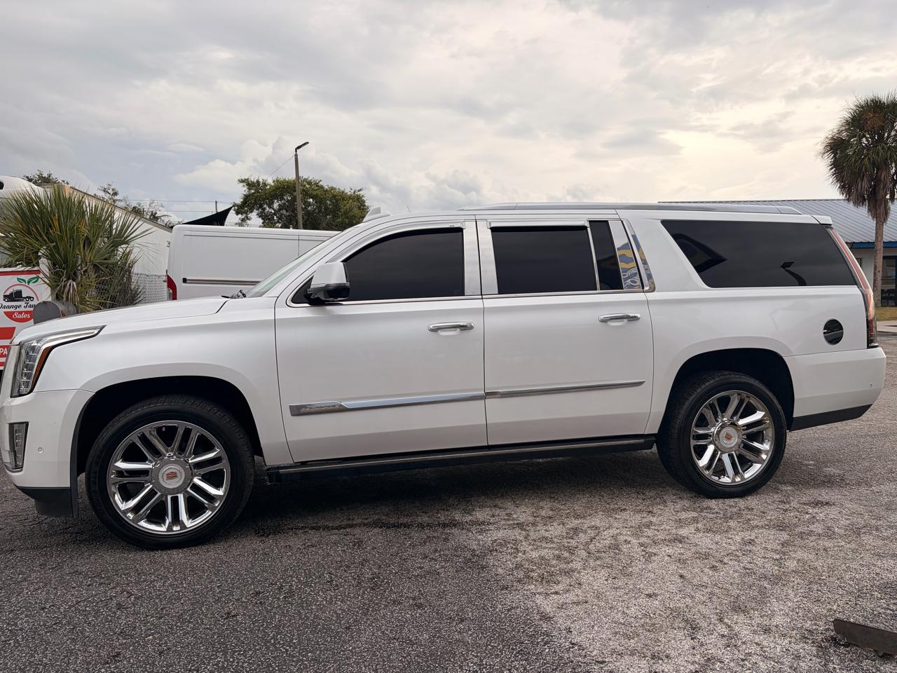 Cadillac Escalade ESV Platinum 4WD 2017