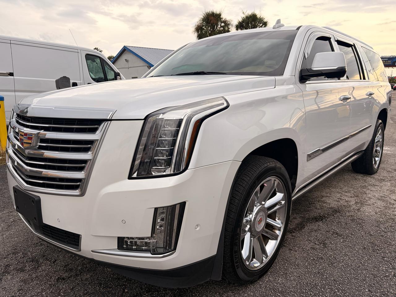 Cadillac Escalade ESV Platinum 4WD 2017