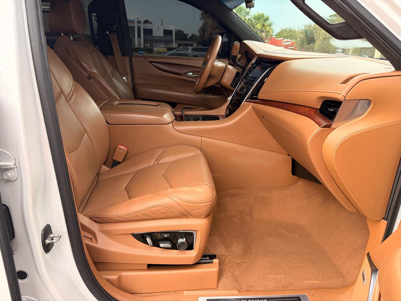 Cadillac Escalade ESV Platinum 4WD 2017