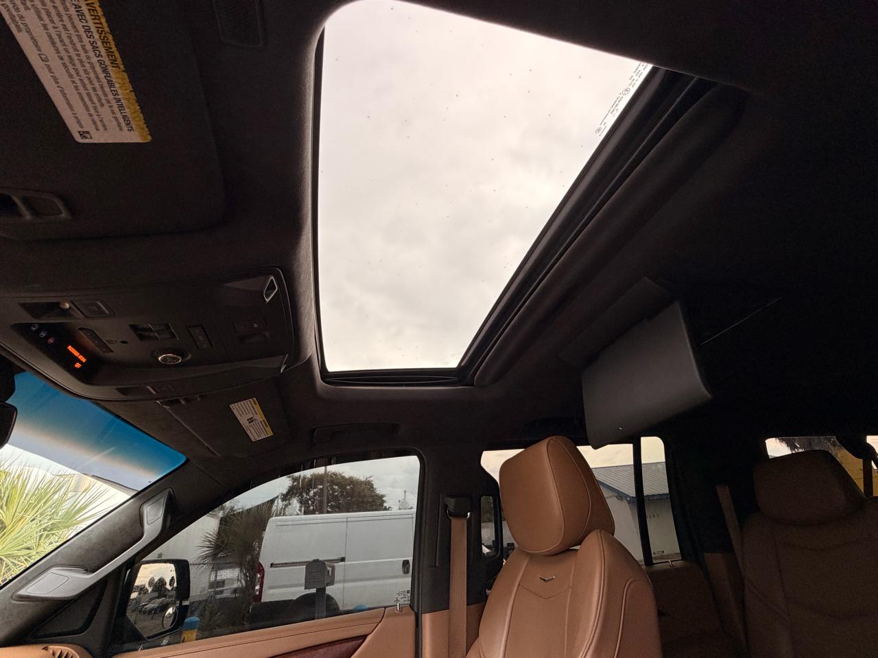 Cadillac Escalade ESV Platinum 4WD 2017