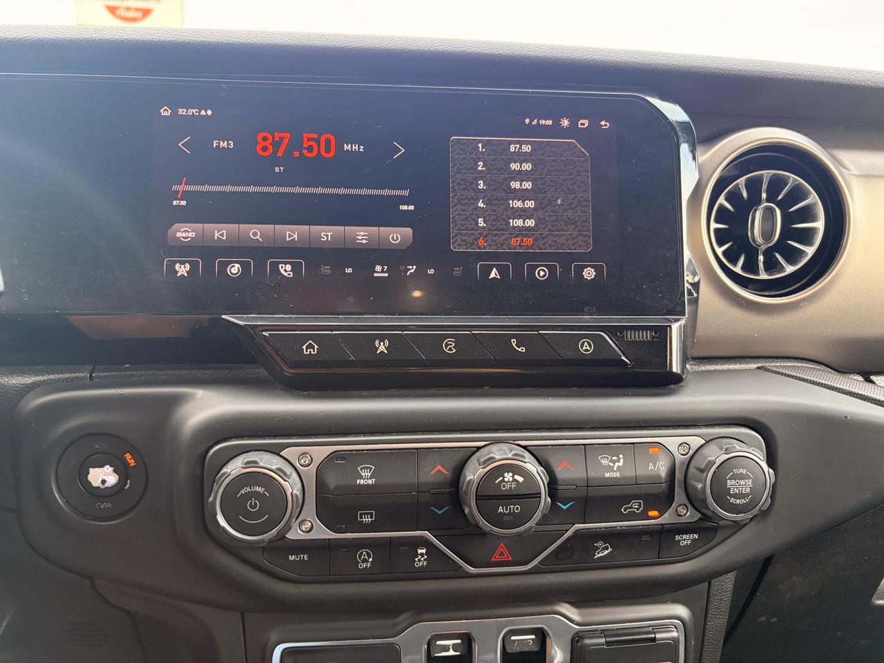 Jeep Wrangler Sport 4WD 2018