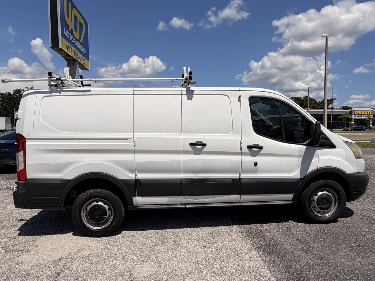 Ford Transit 250 Van Low Roof 60/40 Pass.130-in. WB 2015