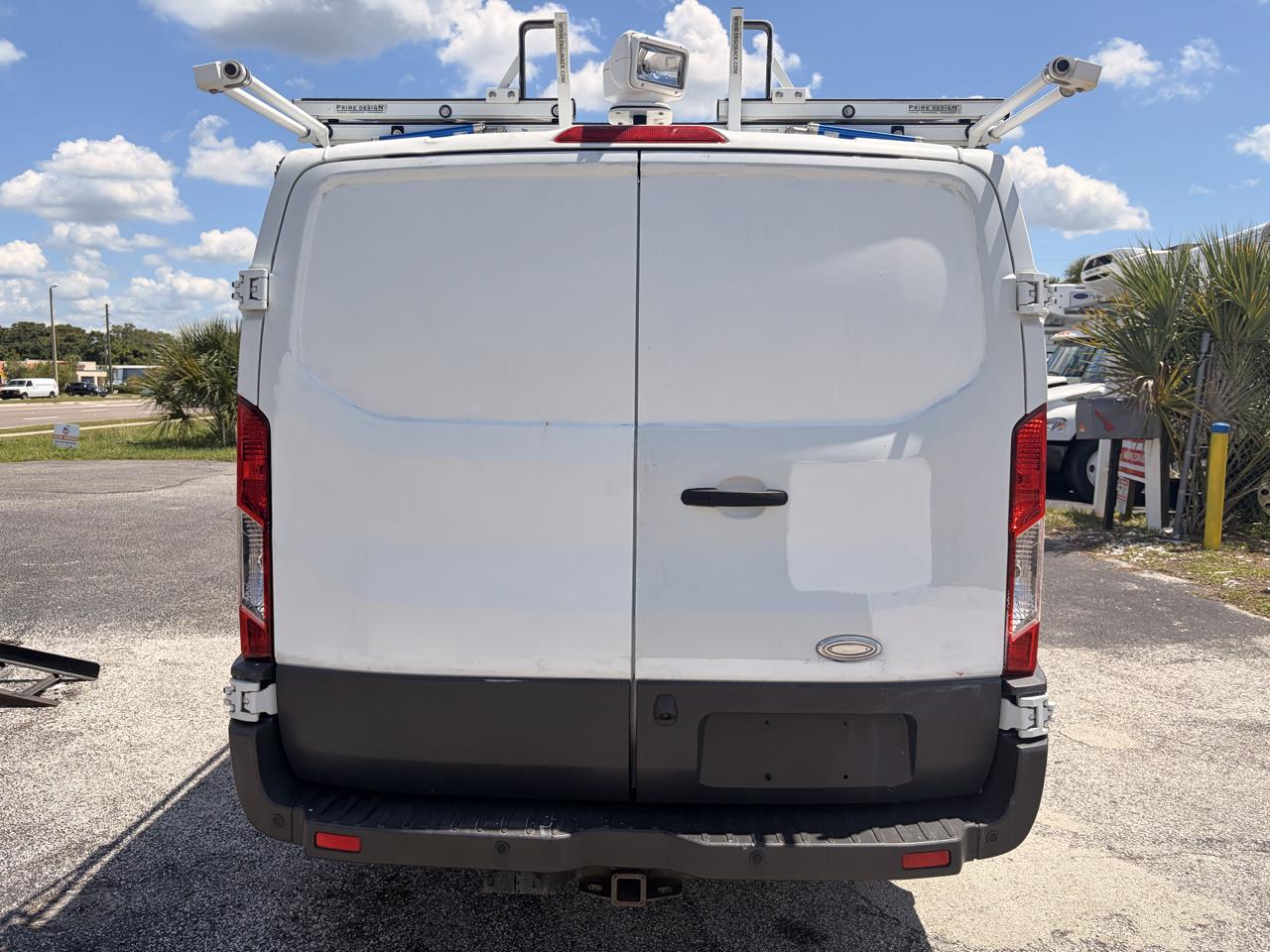 Ford Transit 250 Van Low Roof 60/40 Pass.130-in. WB 2015