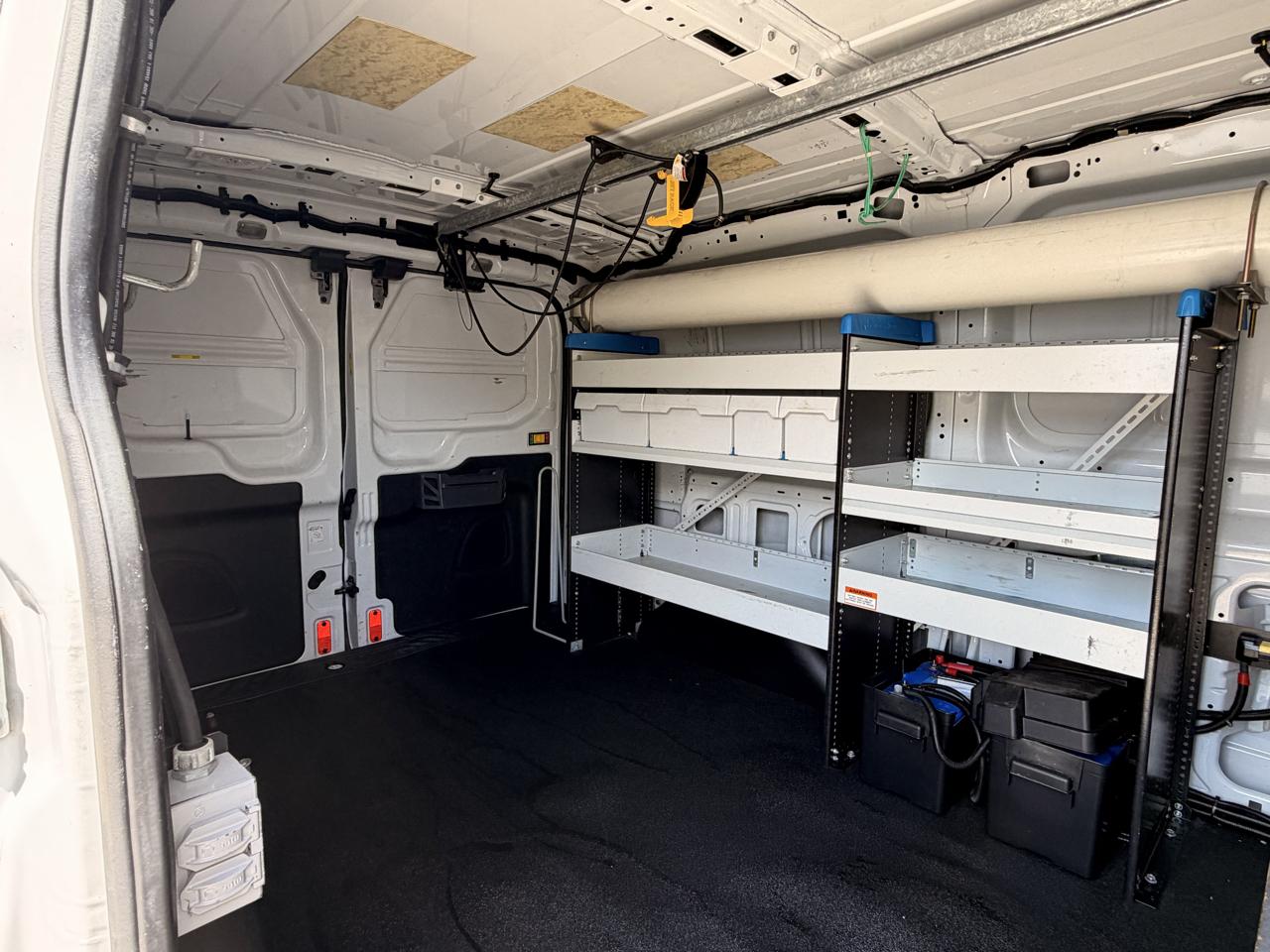 Ford Transit 250 Van Low Roof 60/40 Pass.130-in. WB 2015