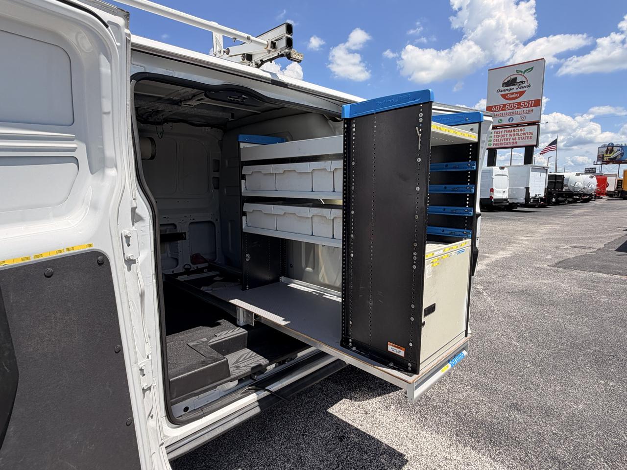 Ford Transit 250 Van Low Roof 60/40 Pass.130-in. WB 2015