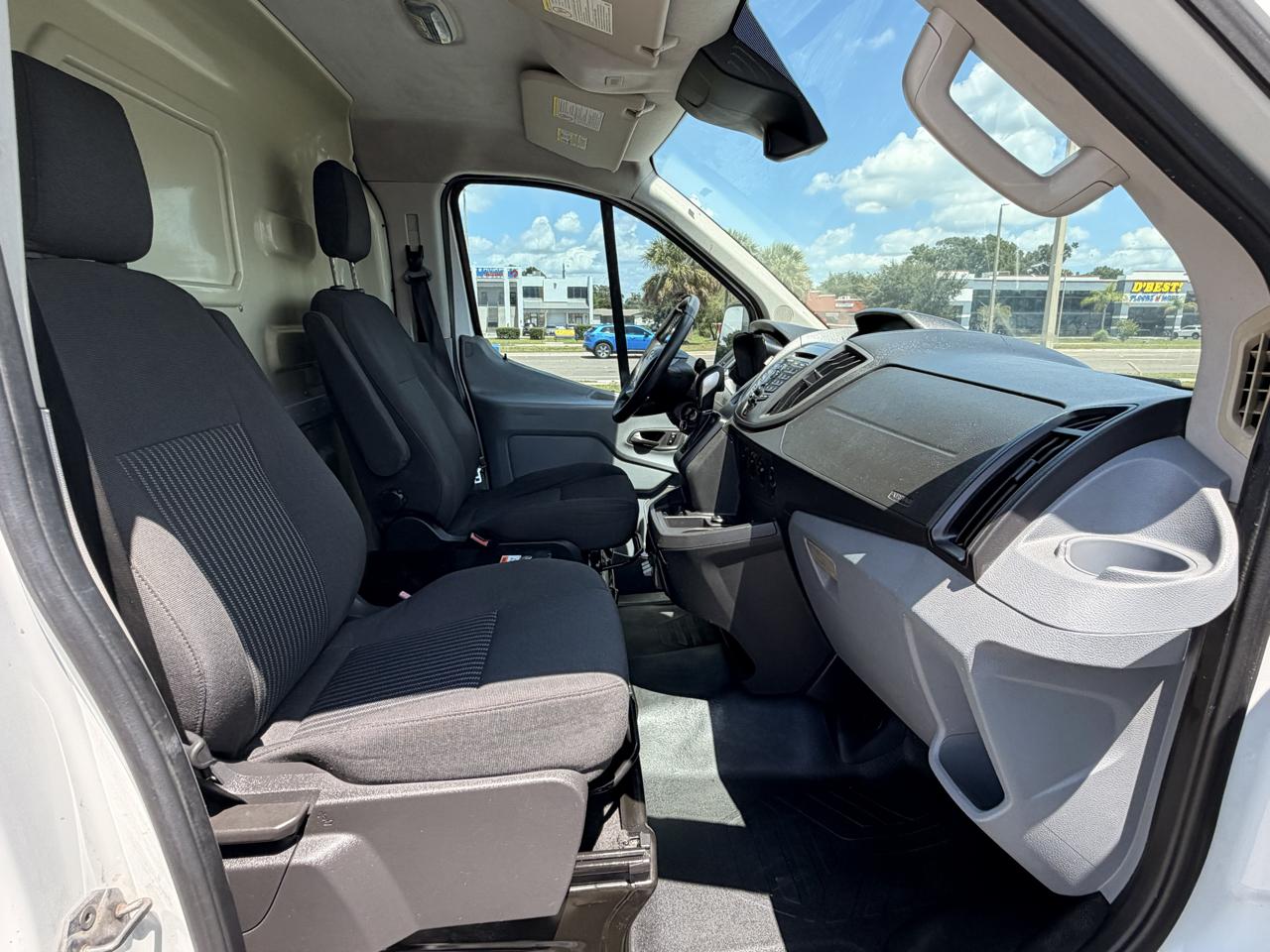 Ford Transit 250 Van Low Roof 60/40 Pass.130-in. WB 2015