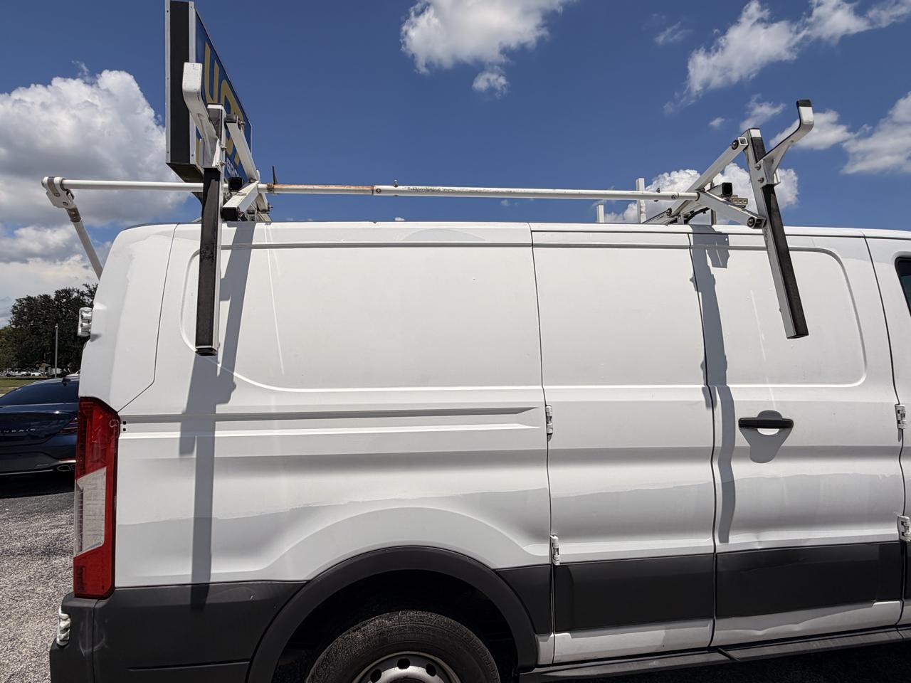 Ford Transit 250 Van Low Roof 60/40 Pass.130-in. WB 2015