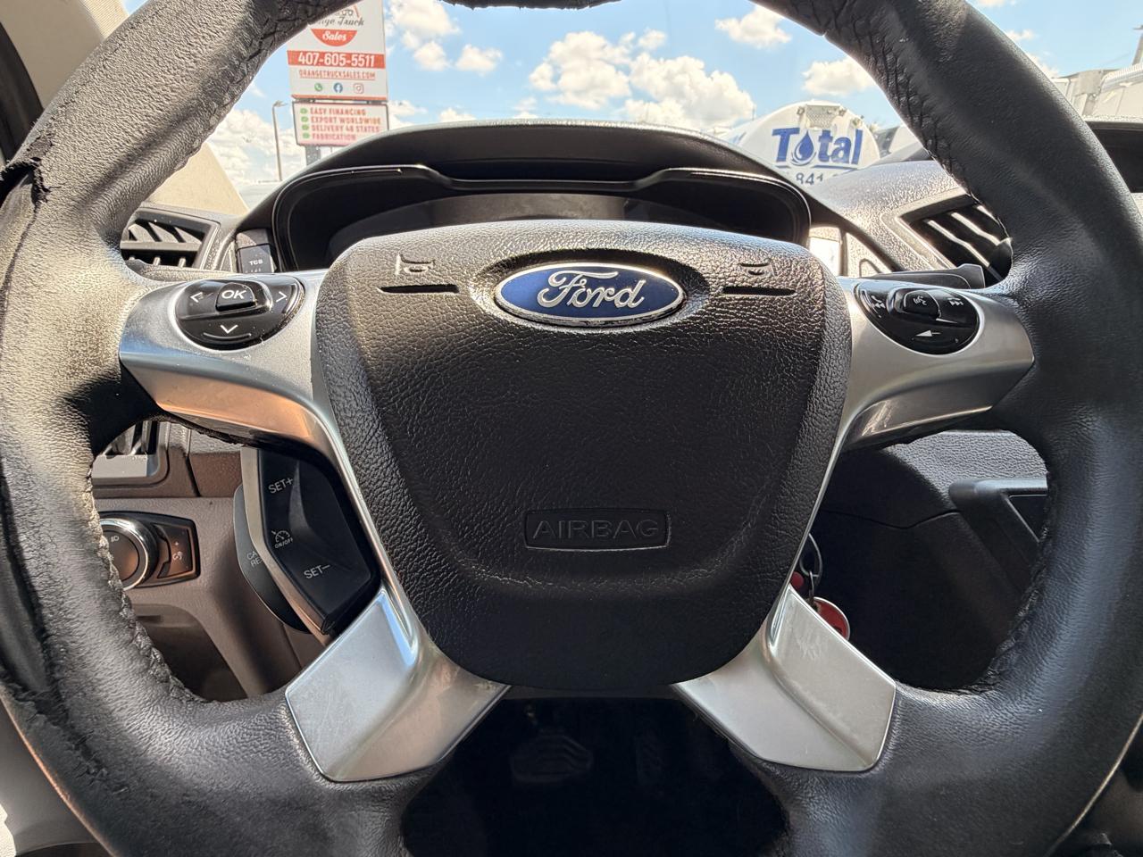 Ford Transit 250 Van Low Roof 60/40 Pass.130-in. WB 2015