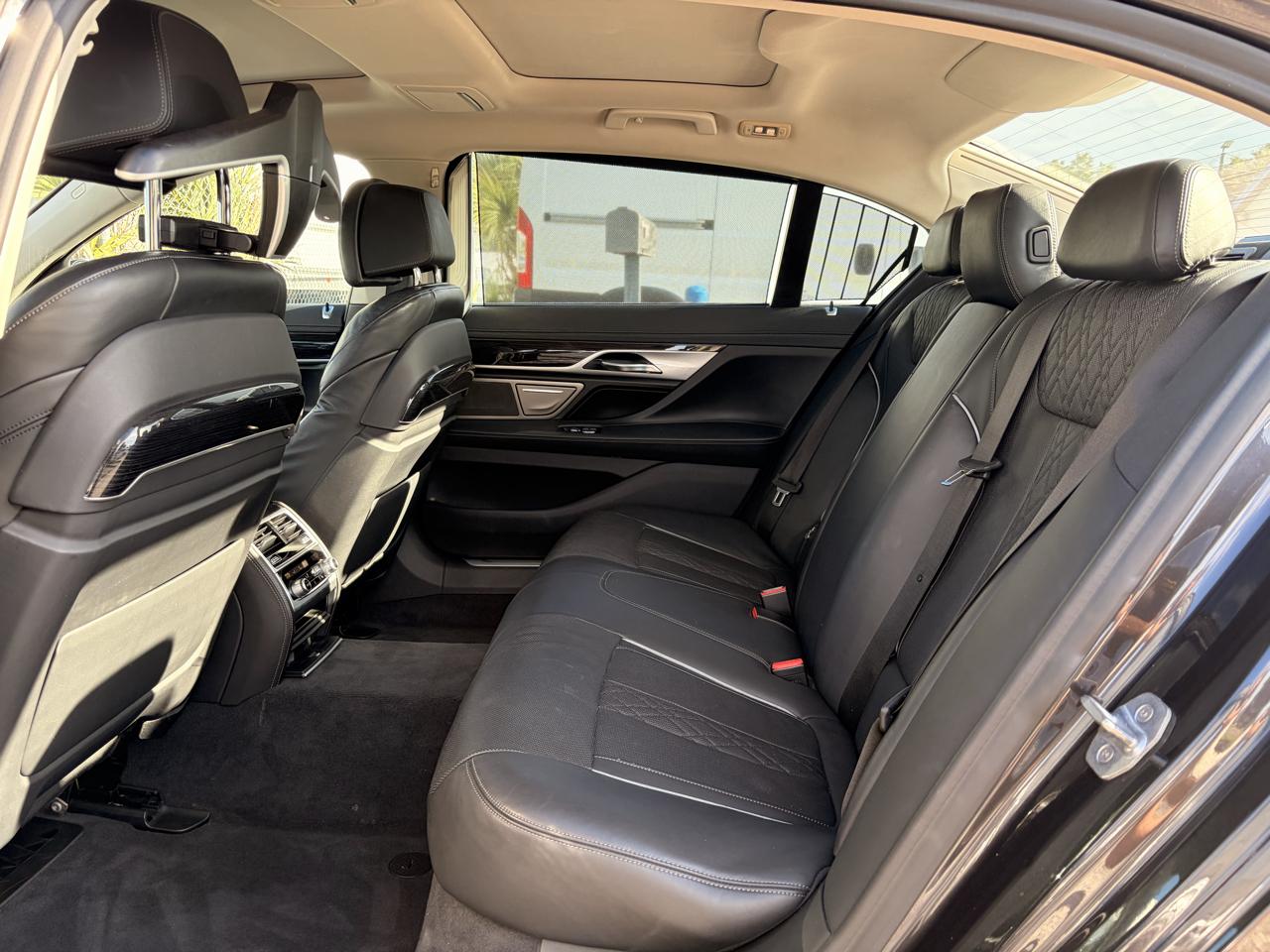 BMW 7-Series 740i 2020