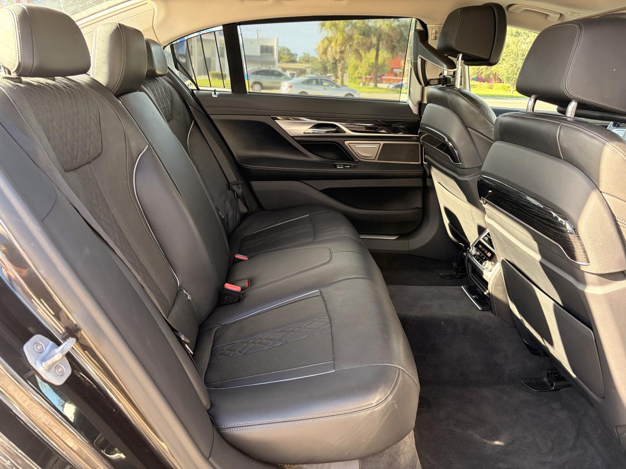 BMW 7-Series 740i 2020