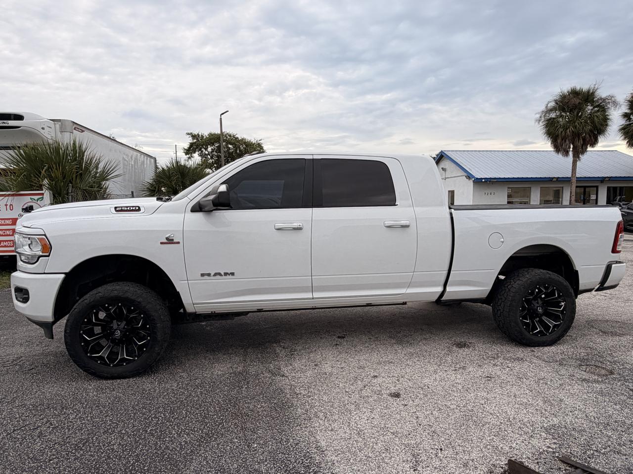 RAM 2500 4WD Mega Cab 160.5" Big Horn 2021
