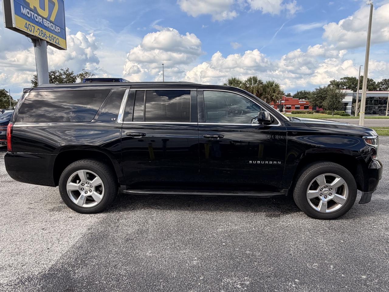 Chevrolet Suburban LT 1500 2WD 2015