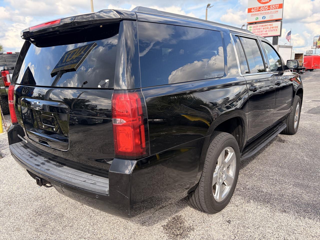 Chevrolet Suburban LT 1500 2WD 2015
