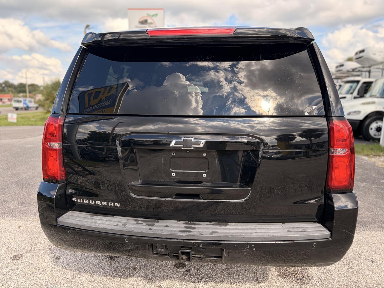 Chevrolet Suburban LT 1500 2WD 2015