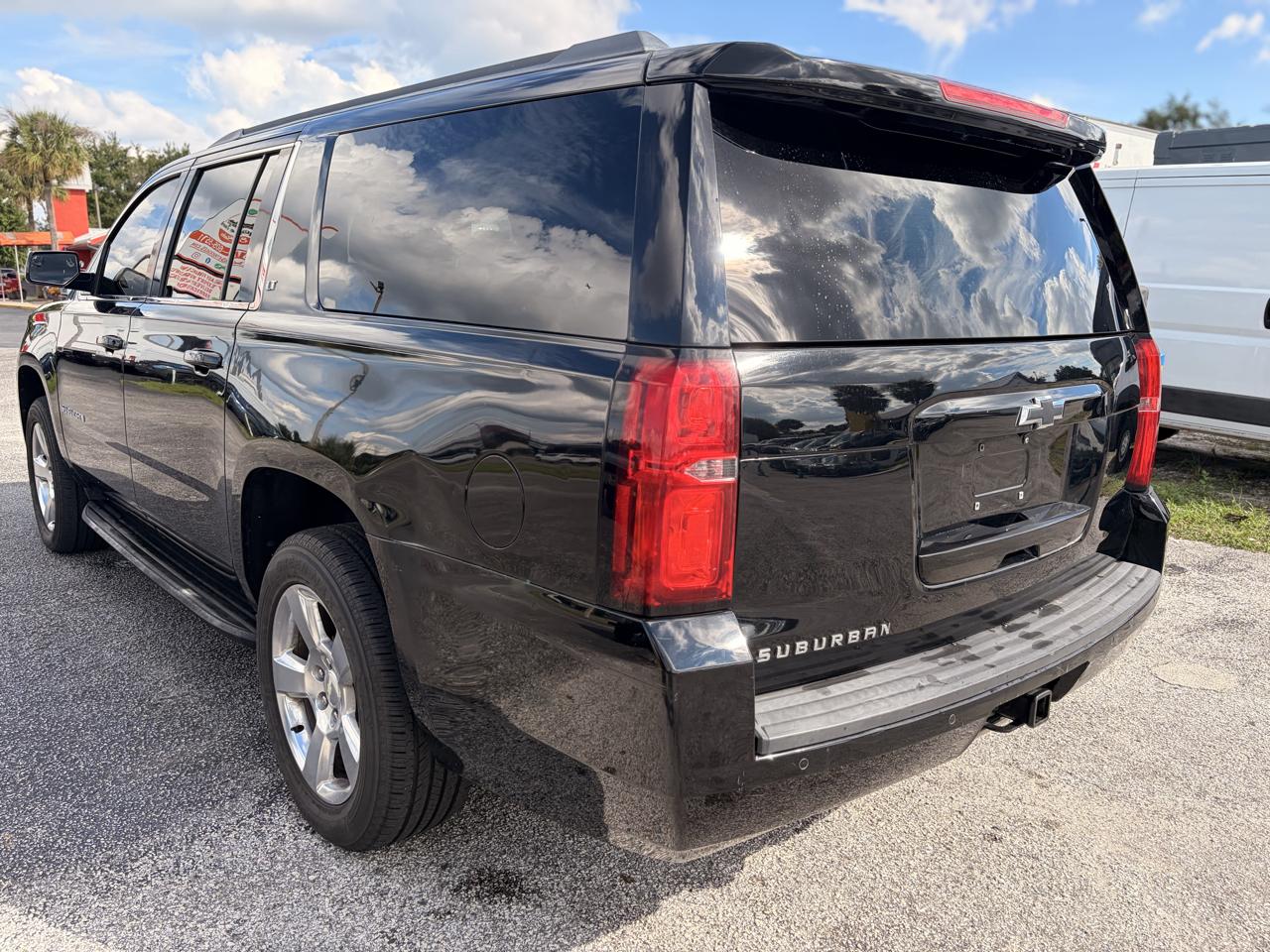 Chevrolet Suburban LT 1500 2WD 2015