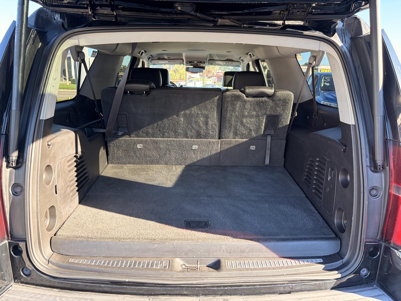 Chevrolet Suburban LT 1500 2WD 2015