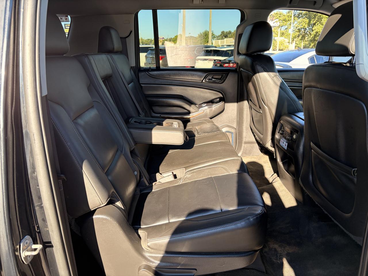 Chevrolet Suburban LT 1500 2WD 2015