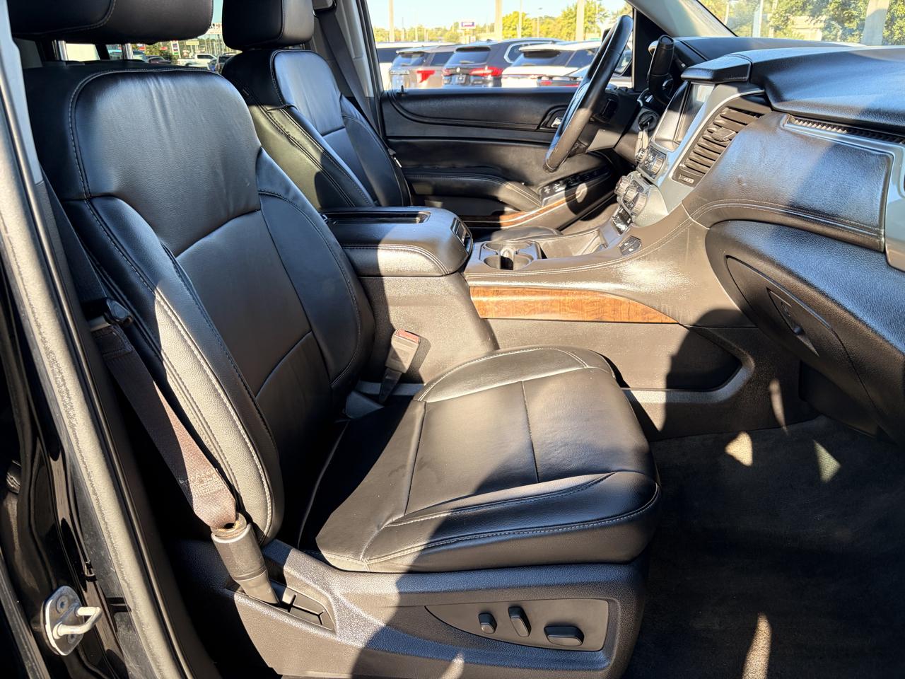 Chevrolet Suburban LT 1500 2WD 2015