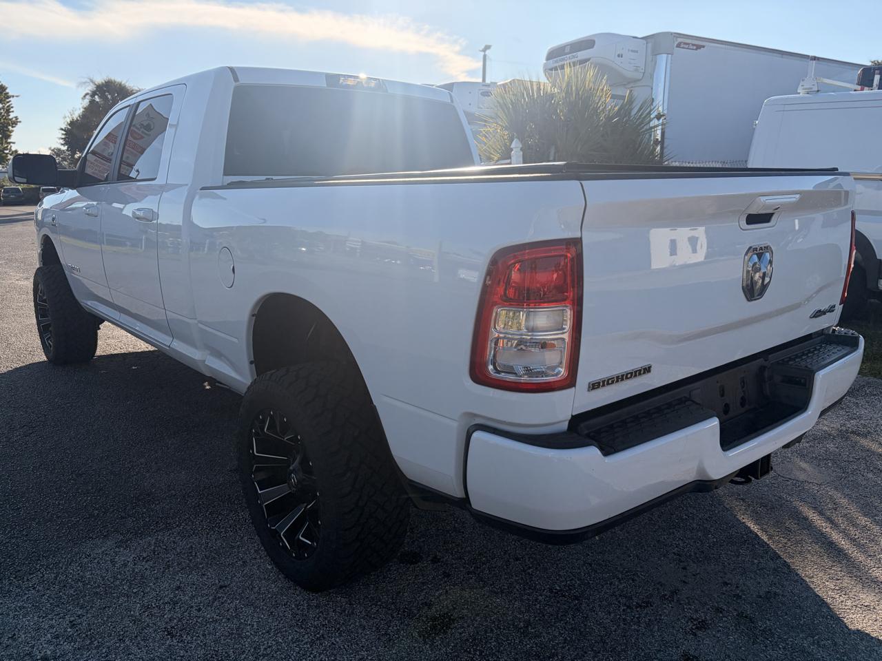 RAM 2500 Big Horn 4x4 Crew Cab 8' Box 2021