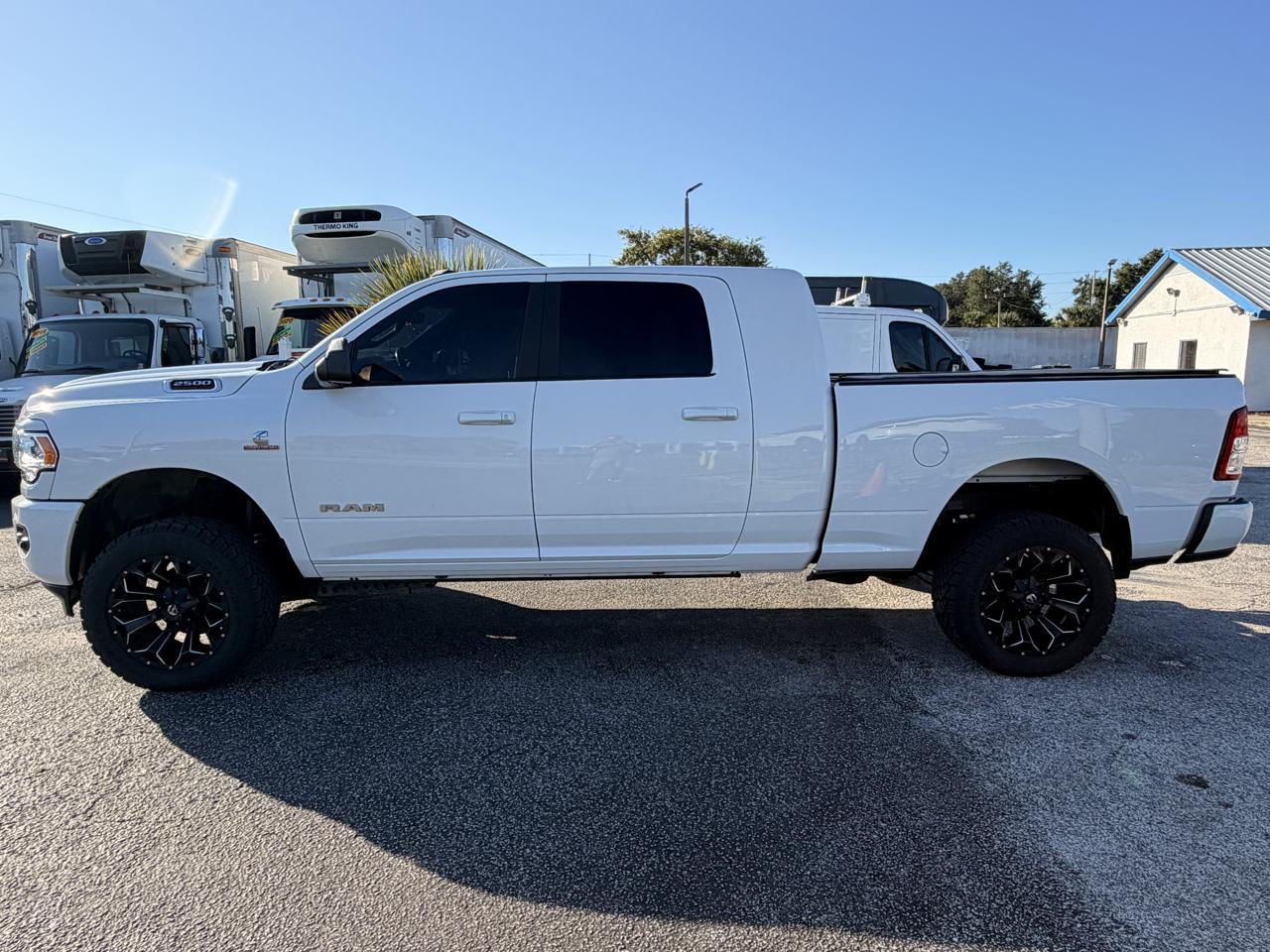 RAM 2500 Big Horn 4x4 Crew Cab 8' Box 2021