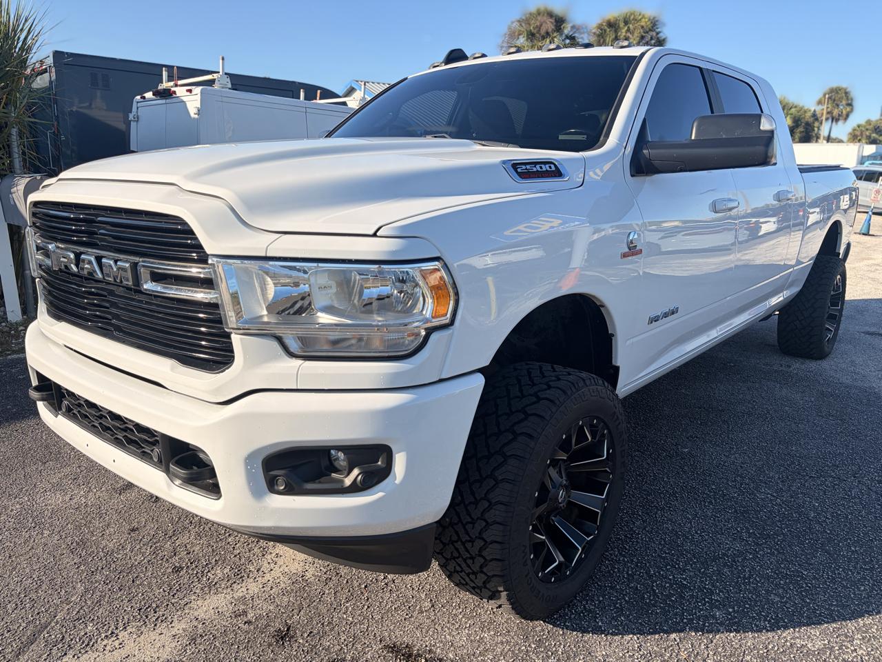 RAM 2500 Big Horn 4x4 Crew Cab 8' Box 2021