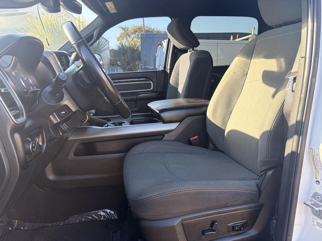 RAM 2500 Big Horn 4x4 Crew Cab 8' Box 2021