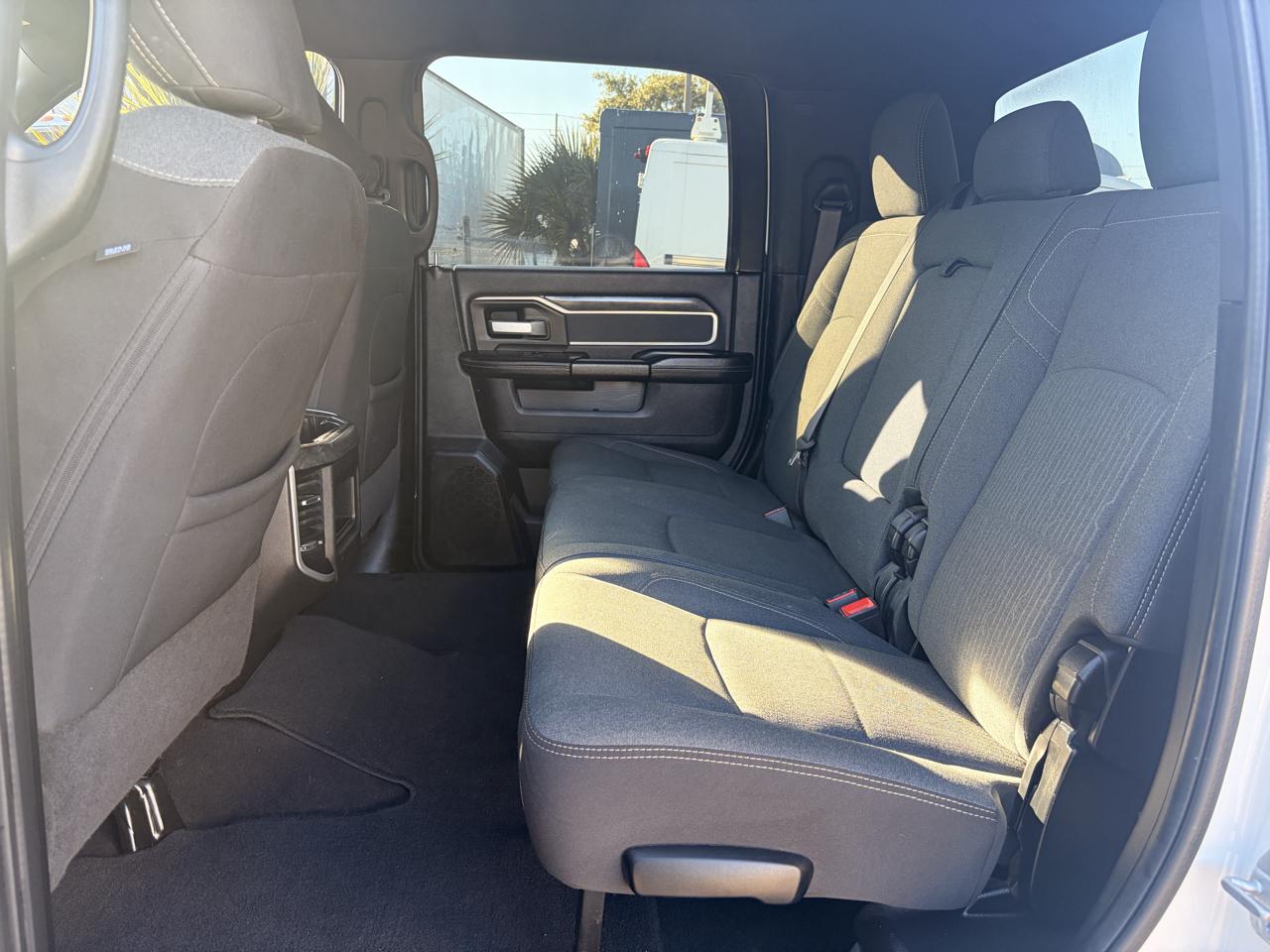 RAM 2500 Big Horn 4x4 Crew Cab 8' Box 2021