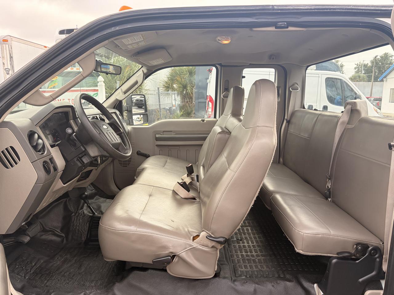 Ford F-350 SD XL SuperCab 4WD 2008