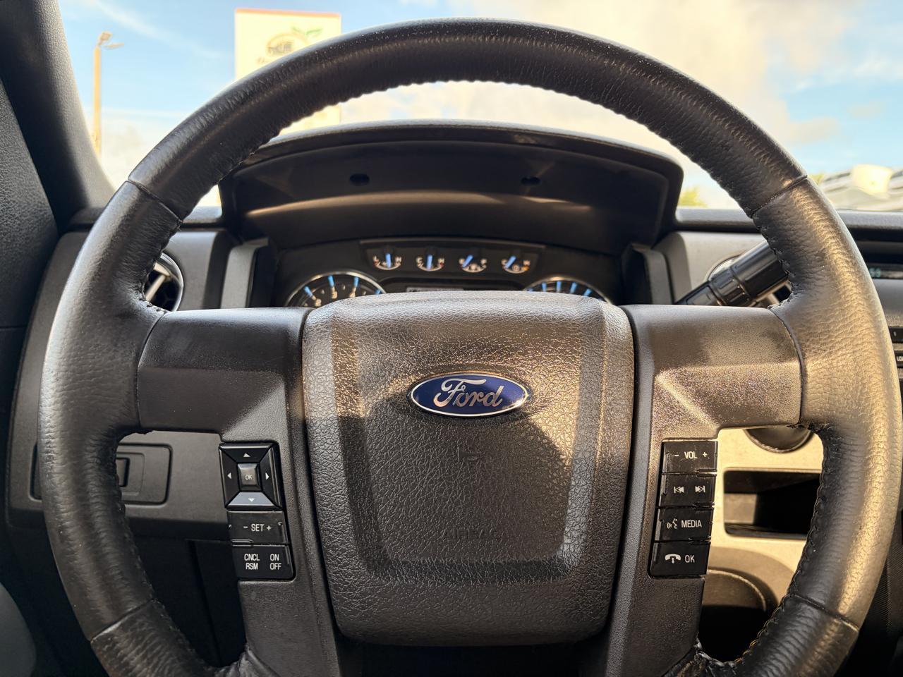 Ford F-150 XLT SuperCab 2WD 2011