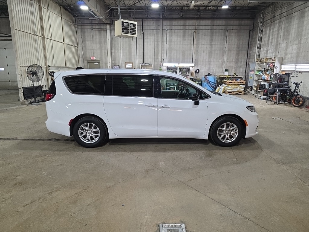 Chrysler Pacifica  2024
