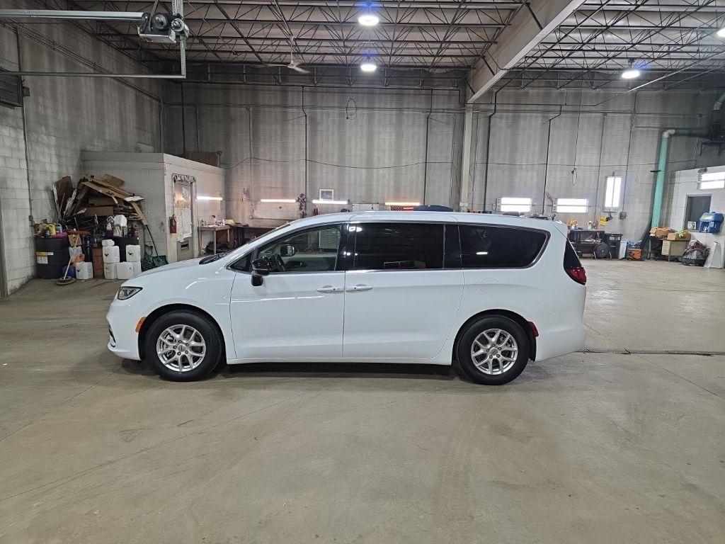 Chrysler Pacifica  2024