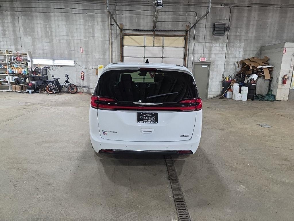 Chrysler Pacifica  2024