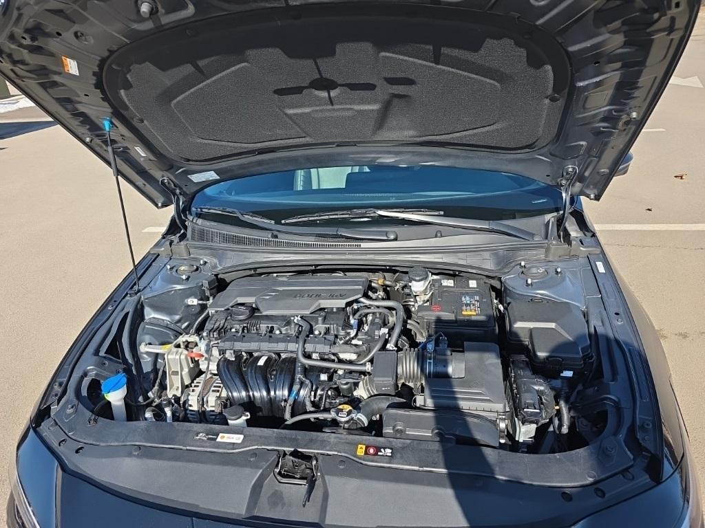 Hyundai Elantra  2024