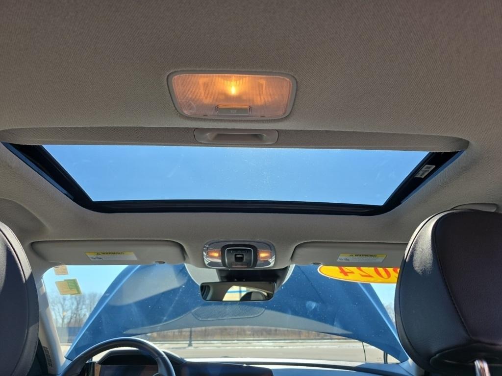 Hyundai Elantra  2024