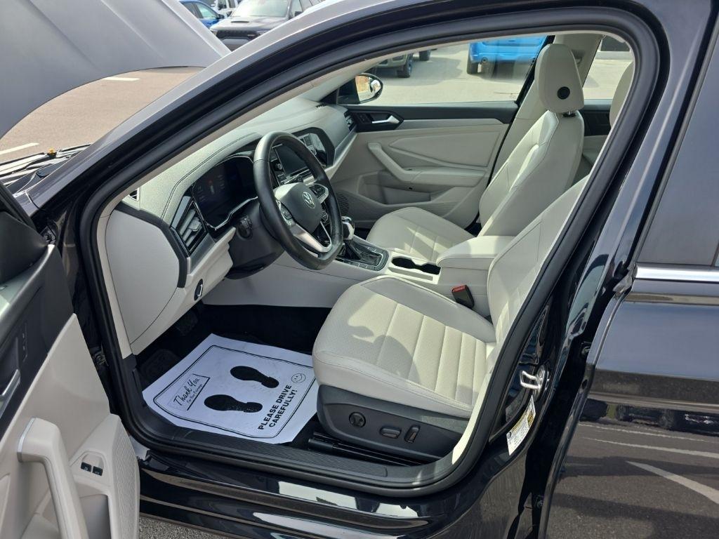 Volkswagen Jetta  2023