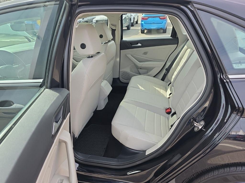 Volkswagen Jetta  2023