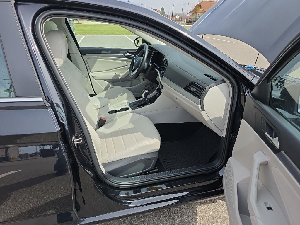 Volkswagen Jetta  2023