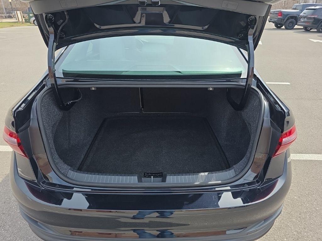 Volkswagen Jetta  2023