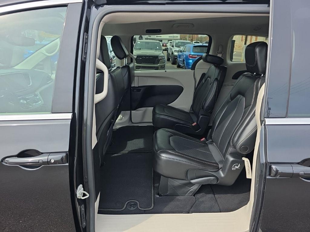 Chrysler Pacifica  2023