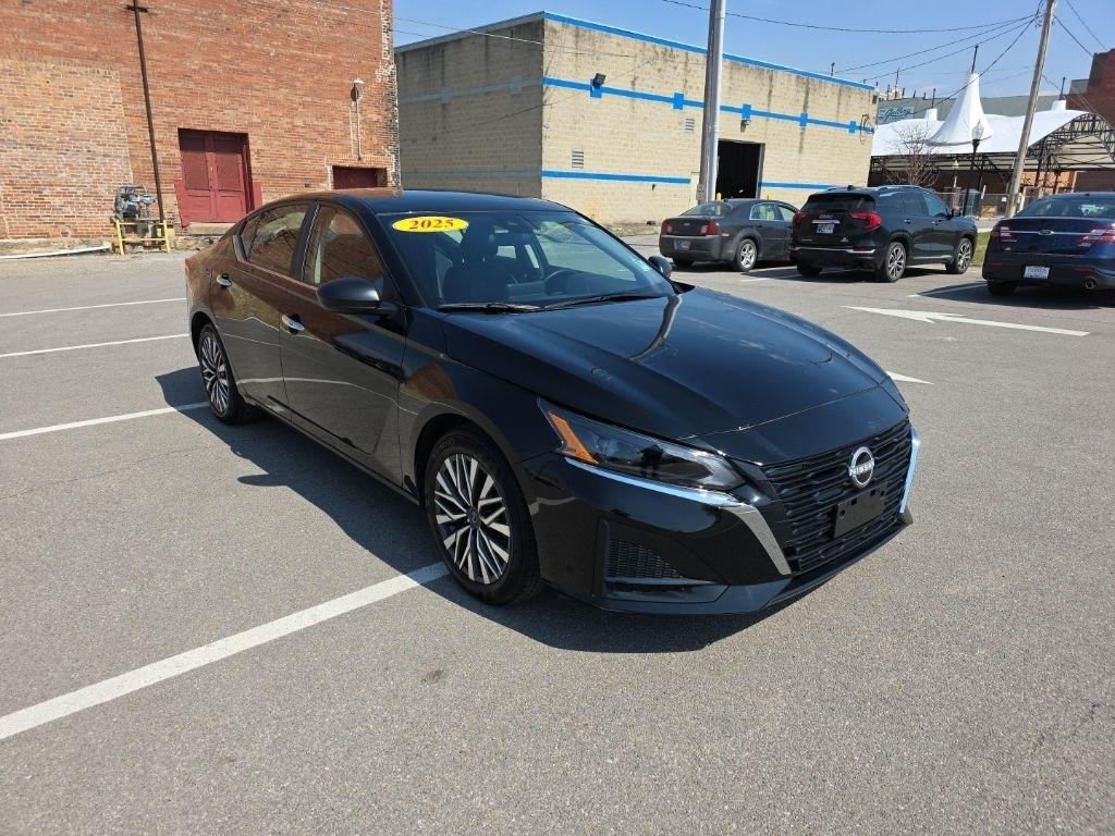 Nissan Altima  2025