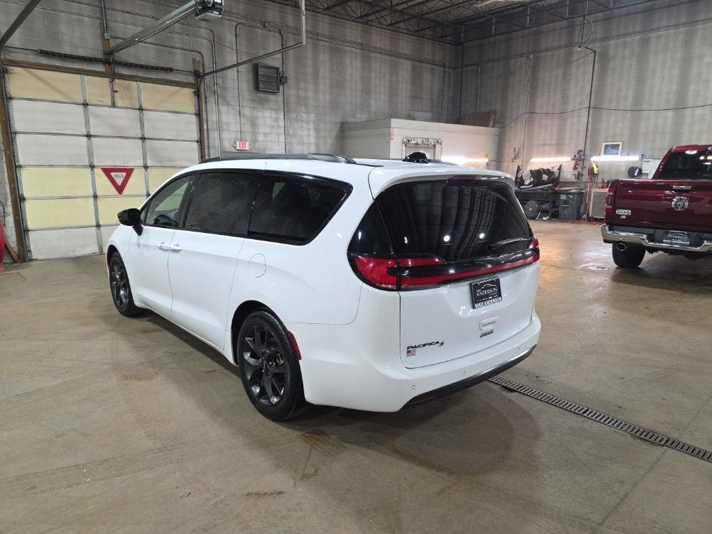 Chrysler Pacifica  2024